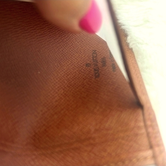 ✨️LOUIS VUITTON TAIGA LEATHER  ID CARD HOLDER - Picture 12 of 15